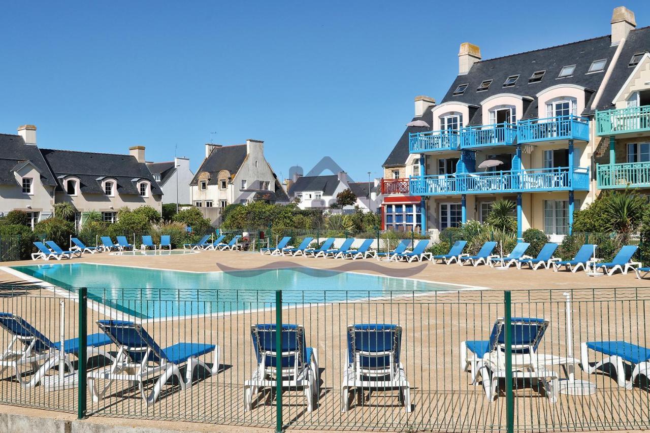 LocaLise au Guilvinec - A22 - Belle vue sur la mer, la piscine et le jardin - Tout à pied, plages, port, centre, commerces, marché - Wifi inclus - Animaux bienvenus - Linge de lit inclus Esterno foto